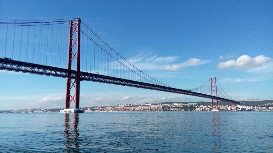Lisbon: 2-Hour Sailing Yacht Cruise & Guided Tour w/2 drinks - Two Drinks, Two Hours: How to Plan Your Day Around This Cruise