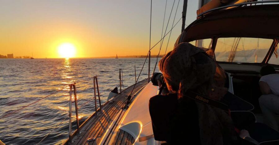Lisbon: 2-Hour Sunset Sailing Tour on Luxury Sailing Yacht - Ponte 25 de Abril and Christ the King: Big Views at the Right Time