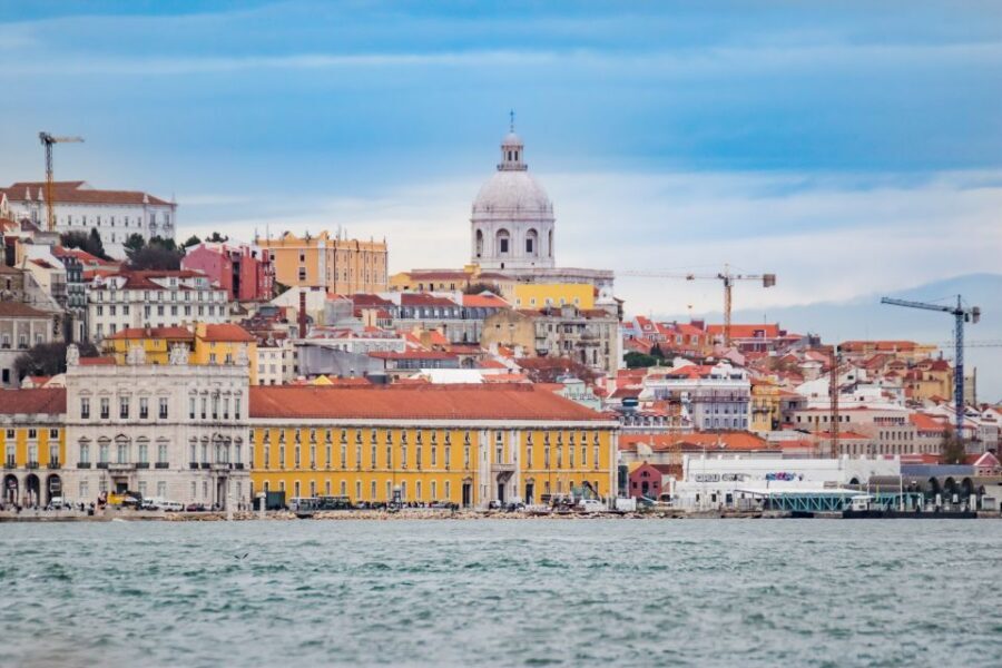 Lisbon 2-Hour Tagus River Sailing Cruise - The river route: what you’ll actually see on the way