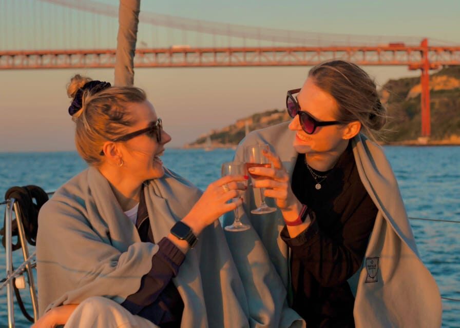 Lisbon 2 Hours Sailing Day Tour and Cruise With Drinks - Price and value: why $47 can feel fair here