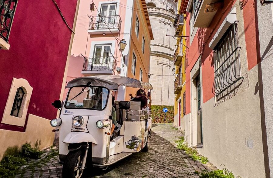 Lisbon: 2h Old Lisbon Tuk Tuk Tour - Why a 2-hour Old Lisbon tuk-tuk beats big buses