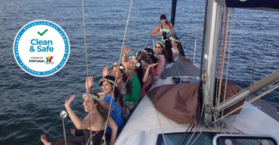 Lisbon 2H Private Tour by SAILBOAT / SAIL or POWER CATAMARAN - What’s included onboard (and how to plan your snacks)