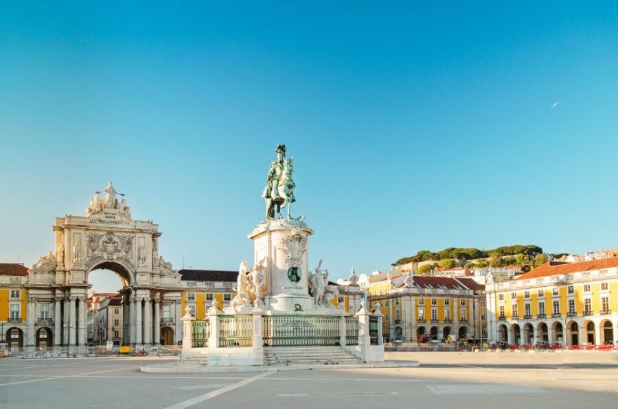 Lisbon: 3-Hour Historical Tour - Traditional Stores, Local Culture, and How the Guide Shapes Your Trip