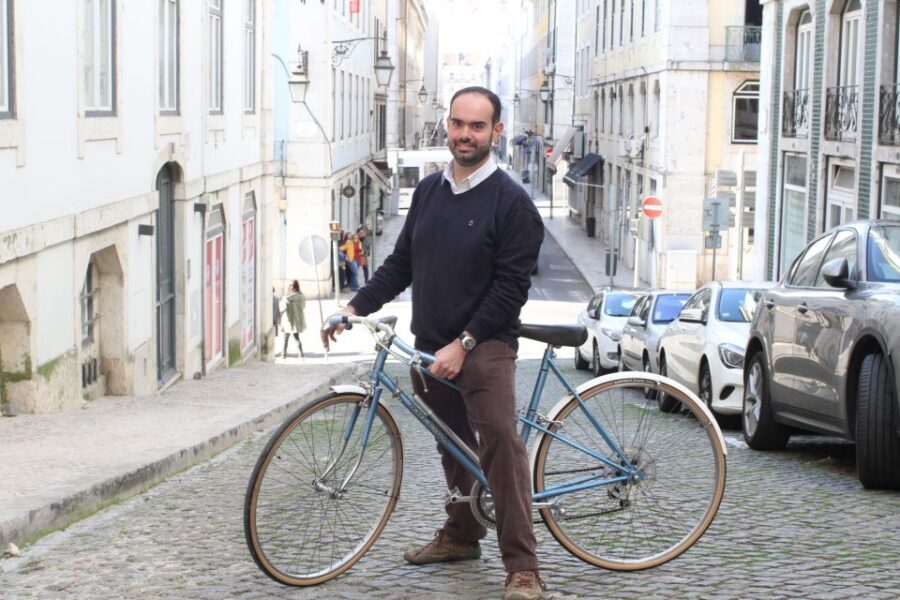 Lisbon: 3-Hour Vintage Bike Tour - Belém by bicycle: Tower of Bélem at human scale