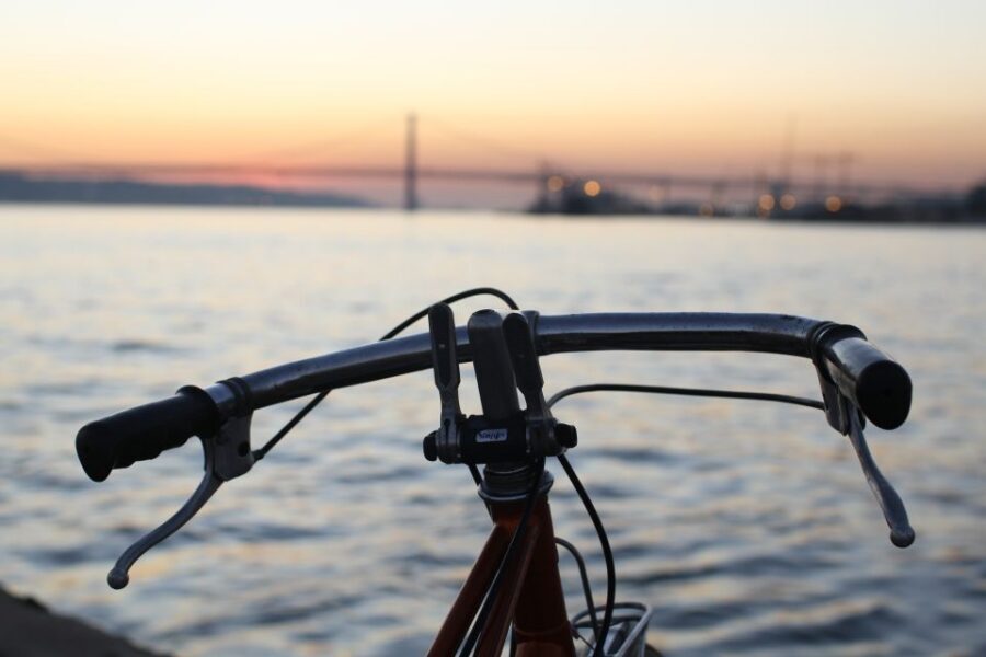 Lisbon: 3-Hour Vintage Bike Tour - Jerónimos Monastery: UNESCO stop with time to look