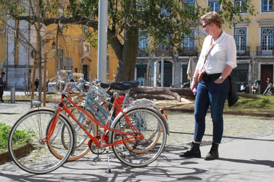 Lisbon: 3-Hour Vintage Bike Tour - Presidential Palace and the National Coach Museum (outside views)