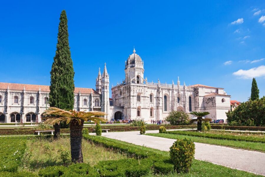 Lisbon: 3-in-1 Hop-On Hop-Off Bus and Tram Tours - On-board rules and comfort: small limits that matter
