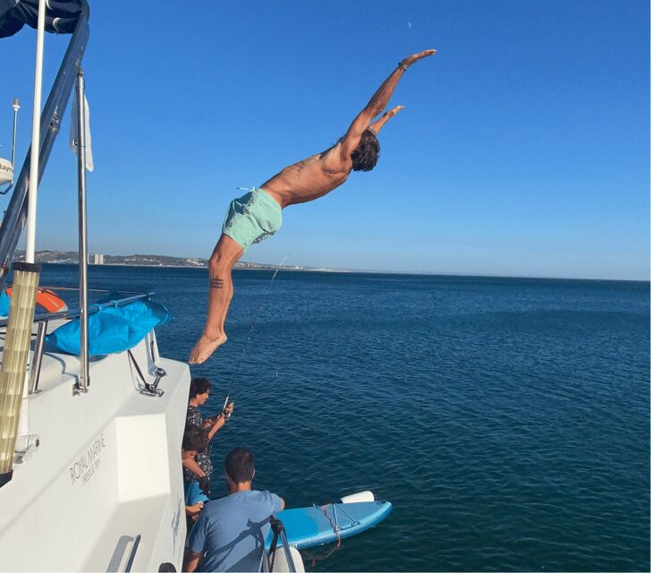 Lisbon: 4h Private Luxury Catamaran Tour with Welcome Drink - Choosing your timing: leisurely afternoon or sunset mood