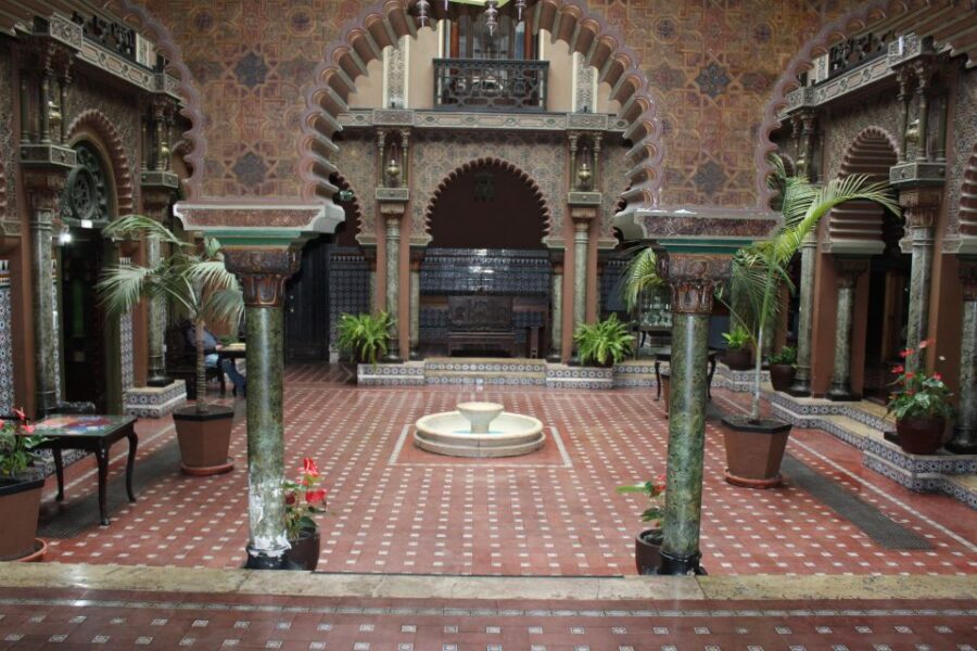 Lisbon: African History and Heritage Walking Tour - Meeting at A Padaria Portuguesa and getting your timing right