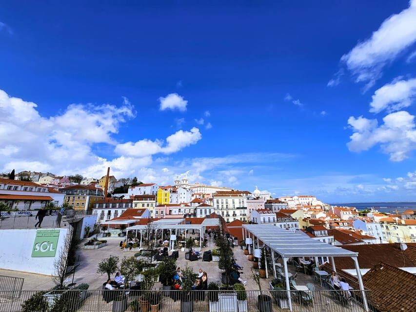 Lisbon: Alfama tour by tuktuk private, up to 90 min - Miradouro de Santa Luzia and the view-building momentum