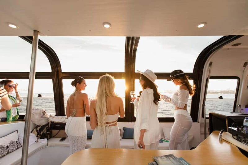 Lisbon: Alma Nobre – The Finest Tagus Cruise Experience - Open bar and snacks: what’s actually included on board