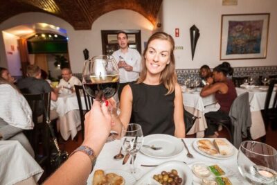 Lisbon: Authentic Fado Show, Dinner and Night Tour - National Pantheon of Santa Engracia: a quick night orientation