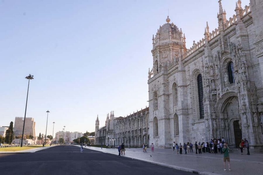 Lisbon: Belem Tour & Jerónimos Monastery Skip-line Ticket - Why Belém’s Manueline Masterpiece Needs a Guide