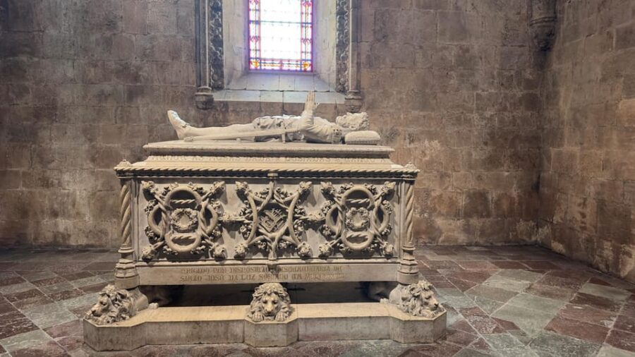 Lisbon: Belem Tour with Pastéis at Jerónimos Monastery - Padrão dos Descobrimentos: Henry the Navigator Comes Alive