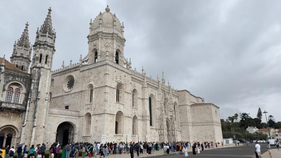 Lisbon: Belem Tour with Pastéis at Jerónimos Monastery - Avenida de Brasília and the Tagus Views: Walk, Look, Listen