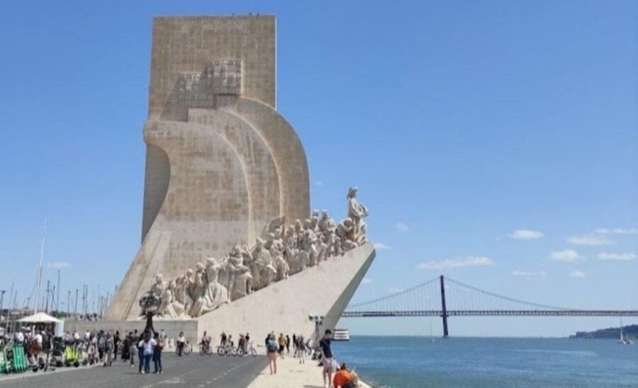 Lisbon: Belém Tuk Tuk Tour with Pastéis de Belém - 25 de Abril Bridge to Belém: why the river route feels good