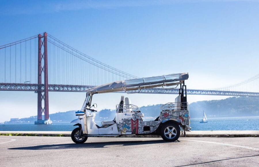 Lisbon: Belém Tuk Tuk Tour with Pastel de Nata Tasting - Tagus River vibes and the 25 de Abril Bridge drive-by