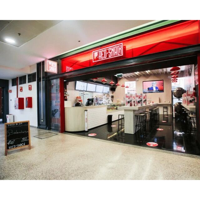 Lisbon: Benfica Stadium and Museum Tour with Meal and Scarf - Museum time at Benfica Museum – Cosme Damião