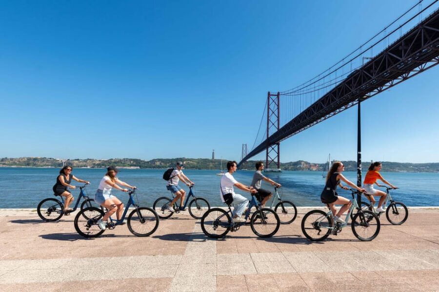 Lisbon Bike Tour: Langs de rivier van Belém naar Lissabon - Belém start: Altis Belém Hotel & Spa and quick orientation