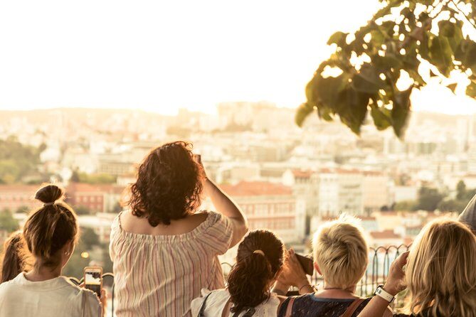 Lisbon by Night: Golden and Blue Hour Photography Walk - Meeting points and how the 2-hour route flows