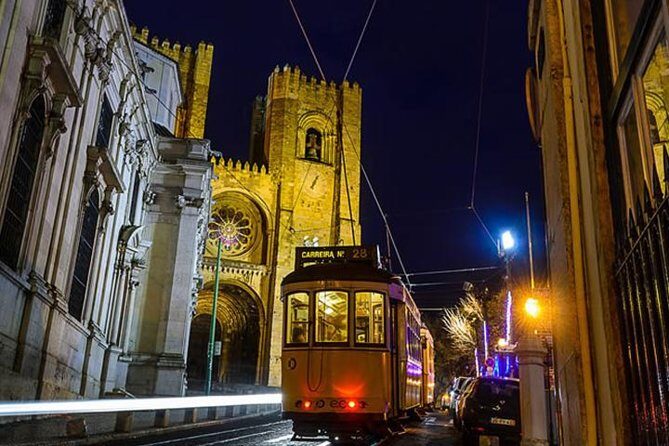 Lisbon By Night with Dinner and Fado Show Included - What to Watch Out For in Alfama (Hills, Steps, and Shoes)