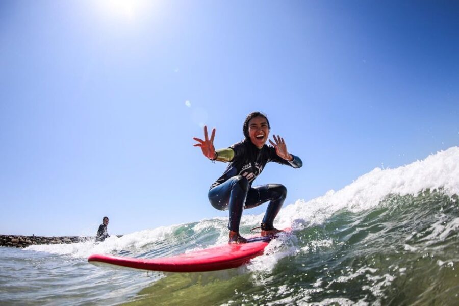 Lisbon: Capafórnia Surf Experience - What the Beach Time Feels Like in Practice