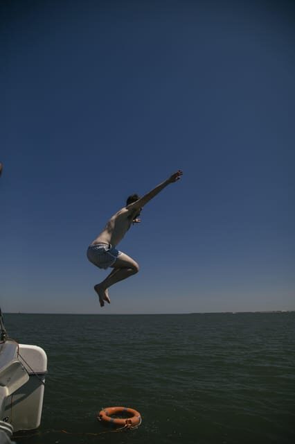Lisbon: Catamaran Boat Party with Music, Open Bar & Dives - Music, DJs, and Requests: What to Expect From the Soundtrack