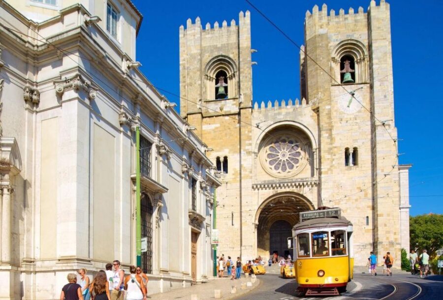 Lisbon: City Tour Alfama, New Town and Belém - Santa Justa Lift and Mercado da Ribeira: a smart break in the middle