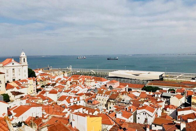 Lisbon City Tour by Tuk Tuk - Lisbon Cathedral: relics and 15th–16th century art