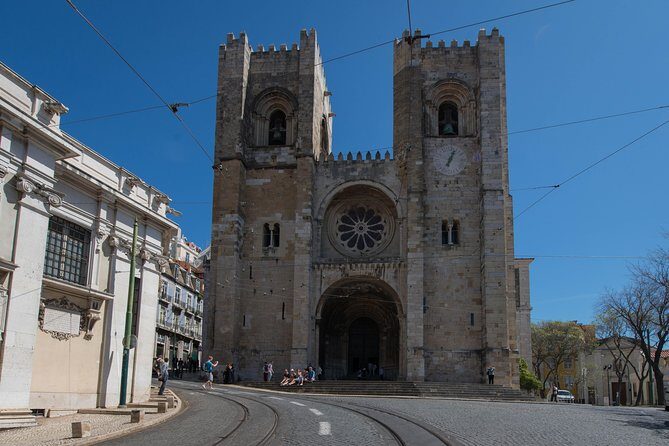 Lisbon City Tour: THE MOST COMPLETE - Alfama’s maze and Mouraria context: where fado was born