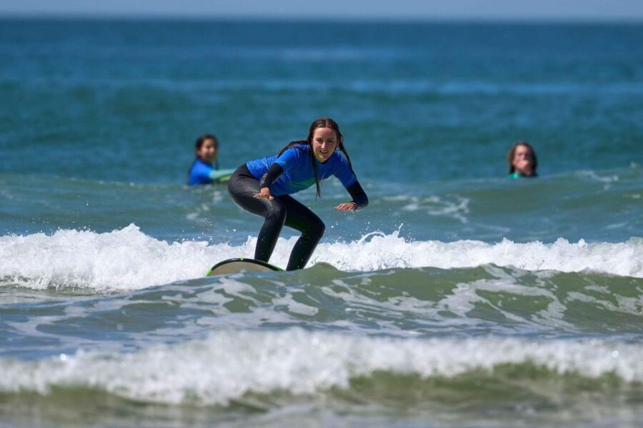 Lisbon: Come try our Surf Lesson in Costa da Caparica - Coaching you can understand: step-by-step instruction in Portuguese or English