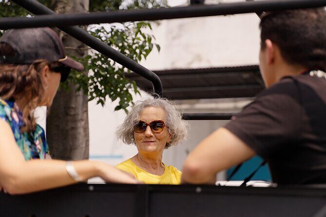 LISBON DAILY TOUR in a Vintage Jeep with FOOD & DRINK Tastings - Stop-by-stop: Cristo Rei, Belém, and the miradouro circuit