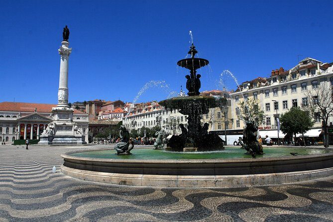 Lisbon Day Trip from the Algarve - Group size, guide delivery, and how to hear the good stuff