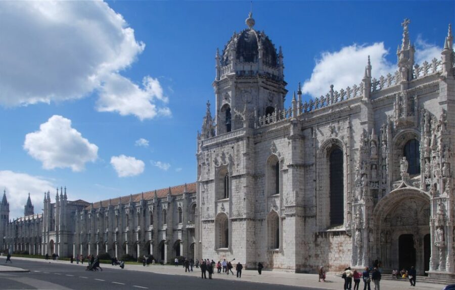 Lisbon: Discovering Belém Tuk Tuk Tour - Padrão dos Descobrimentos: a monument that ties the names together