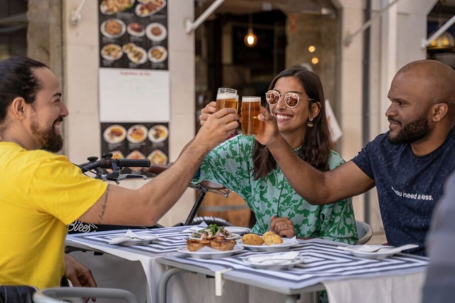 Lisbon: E-Bike Food Tour of Alfama and Old Town - The viewpoints and photo breaks: where the ride pays off