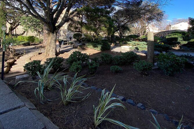 Lisbon: E-ticket to St. George Castle & Audio Tour on Your Phone - Exploring monuments and viewpoint zones at your pace