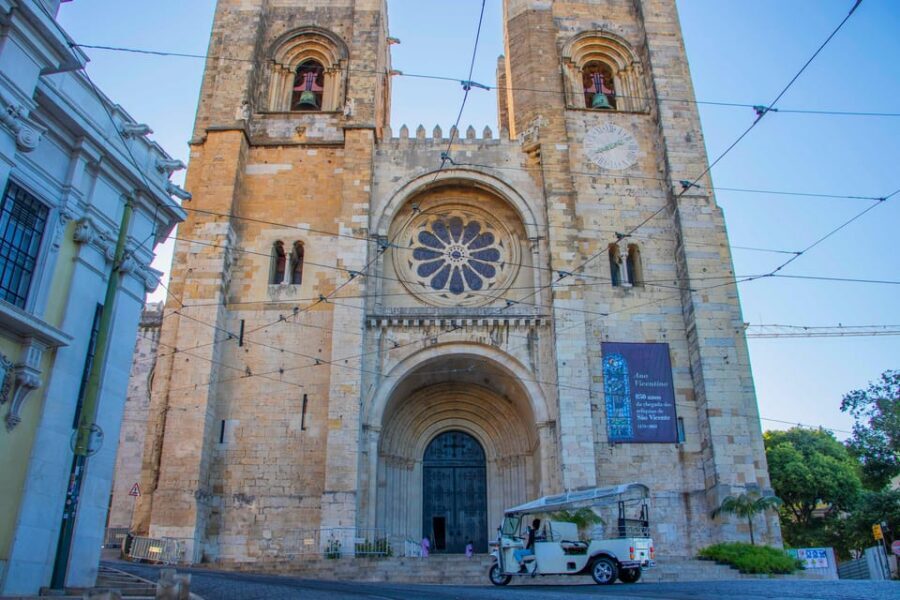 Lisbon: Early Morning TukTuk Tour - hotel/cruise ship pickup - Key things to know before you go
