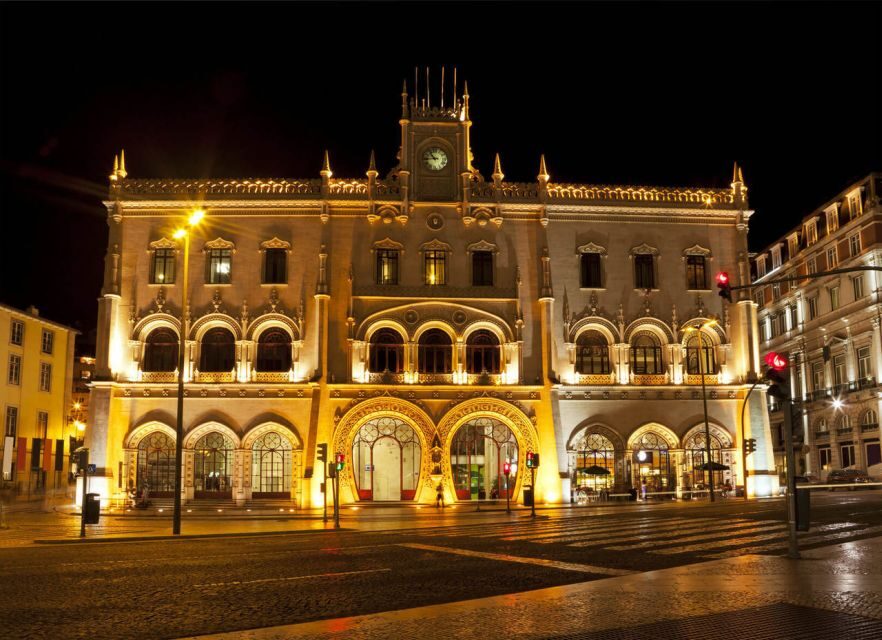 Lisbon: Evening City Tour with Dinner and Live Fado Show - Alfama after dark: dinner plus live Fado in Lisbon’s oldest-style streets