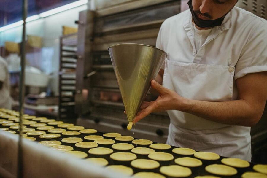 Lisbon: Evening Food & Wine Tour in Bairro Alto - Who this tour is best for