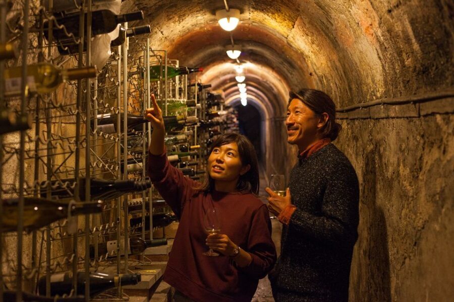 Lisbon: Evening Local Food Crawl with Drink Pairings - Cheese and wine guidance you can use immediately