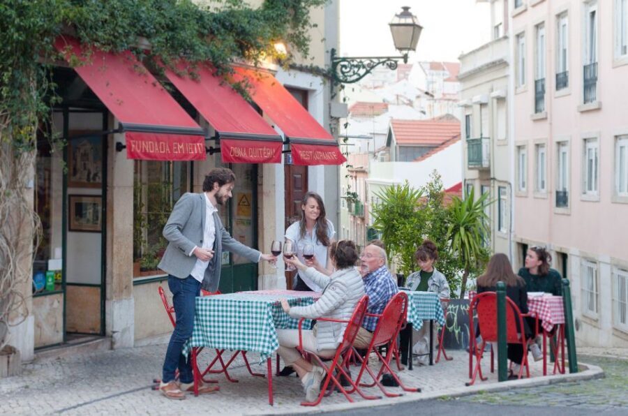 Lisbon: Evening Local Food Crawl with Drink Pairings - Language and group style: how the evening will feel
