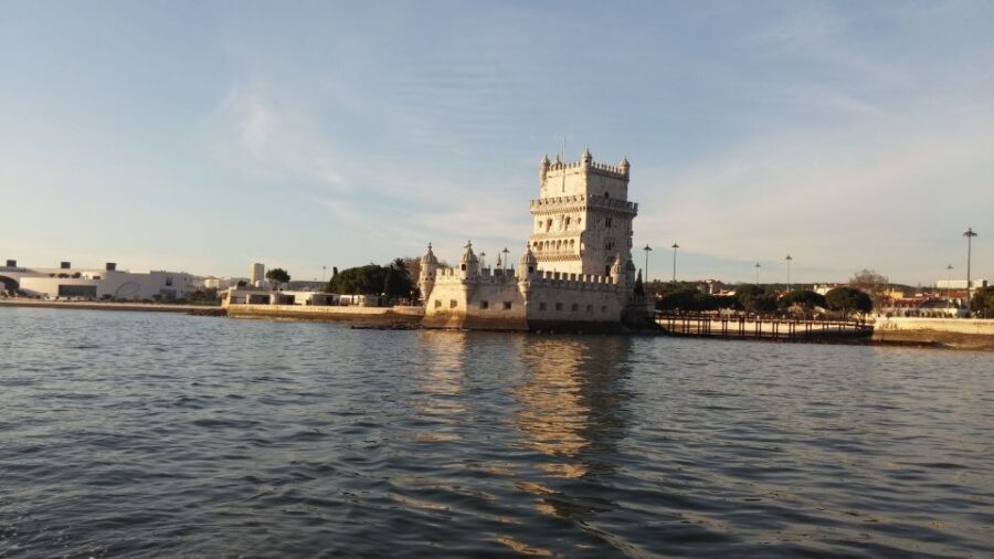 Lisbon Exclusive Private Boat Tour - daytime or sunset - Private Boat Tour on the Tagus: The Simple Idea That Works