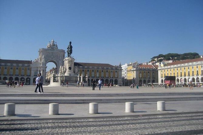 Lisbon experience tailored private tour (half day) - What kind of traveler should book this?