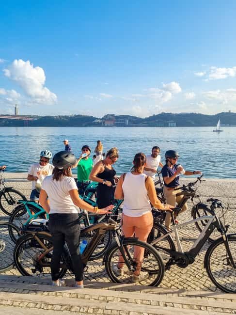 Lisbon: Explore Lisbon’s Green Lung & Belém by E-Bike - Entering Monsanto Forest Park: Lisbon’s green lung in motion