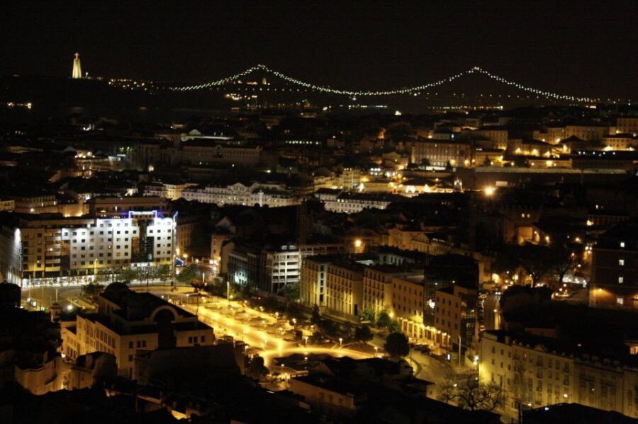 Lisbon: Fado Experience Private Tour - Dinner, wine tasting, and the Fado concert you came for
