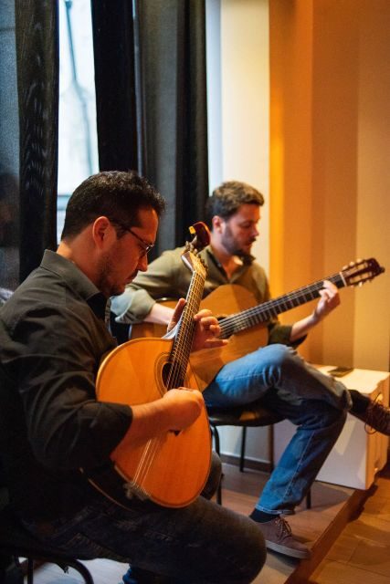 Lisbon: Fado & Food Tour with Live Show & Traditional Dinner - Stop 4: O Segredo d’Alfama for the long finale