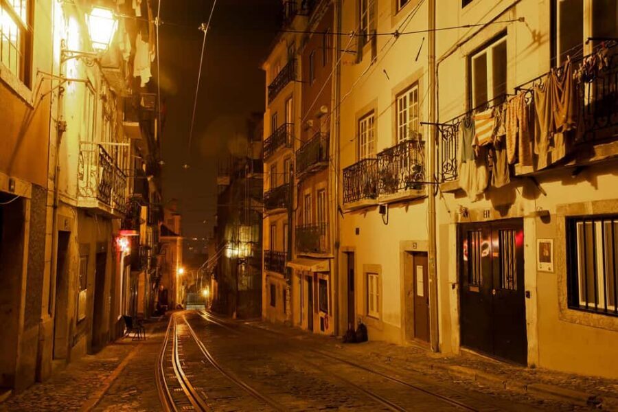 Lisbon: Fado Show with Dinner and City Tour - Alfama after dark: why the neighborhood matters here