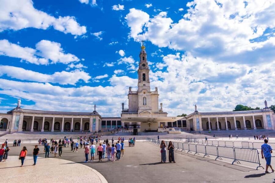 Lisbon: Fátima, Batalha, Nazaré and Óbidos Small-Group Tour - Fátima’s Sanctuary and Chapel of Apparitions: where your visit turns quiet