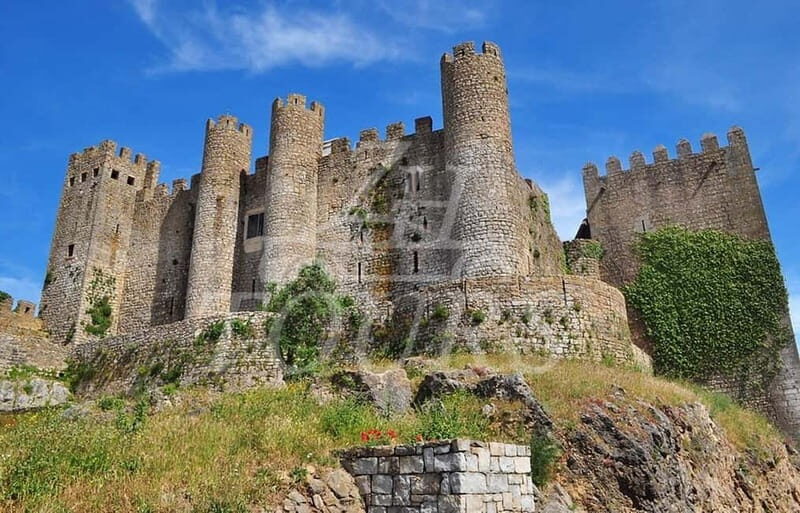lisbon: Fatima, Nazare, Obidos, mira de aire private tour - Óbidos Castle: where shopping lives inside the walls