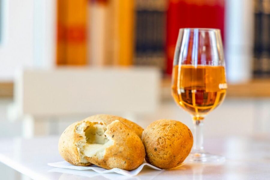 Lisbon Food and Wine Tastings (3 Restaurants) - Who this tour fits best